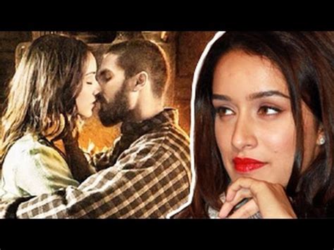 shraddha kapoor hot kiss|Shraddha Kapoor's SUPER HOT KISS with Shahid Kapoor in .